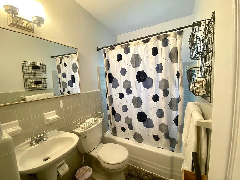 720 Lantana Ln #C — Photo 7