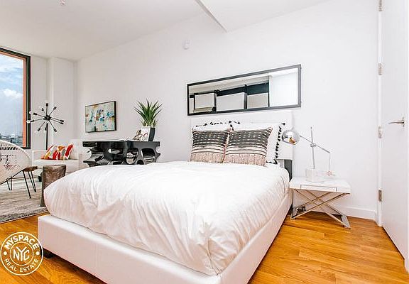 5th image of 123 Melrose St #6D