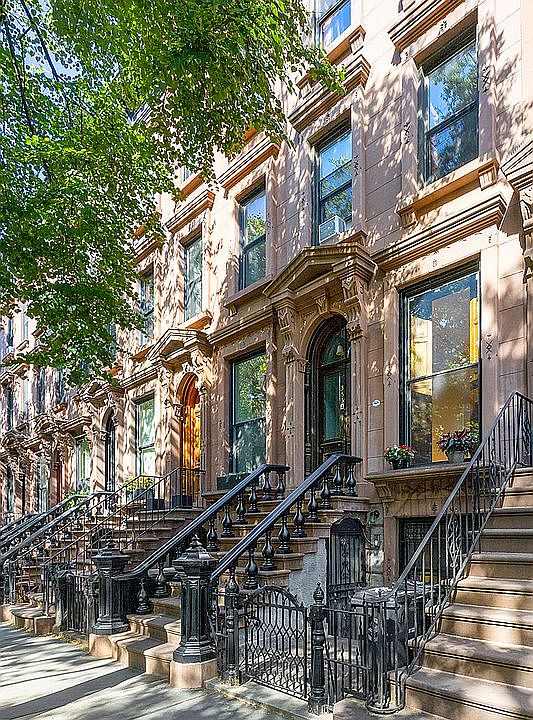 1st image of 353A Clinton St #Townhouse
