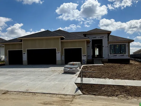 5701 197th St, Elkhorn, NE 68022