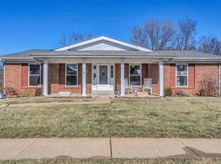 27 Quail Woods Dr, Fenton, MO