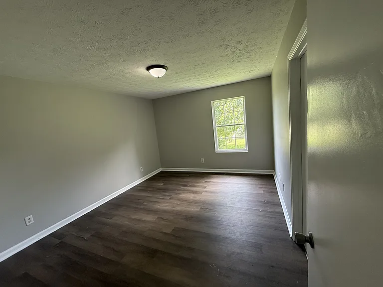 222 Diamond Ave — Photo 4