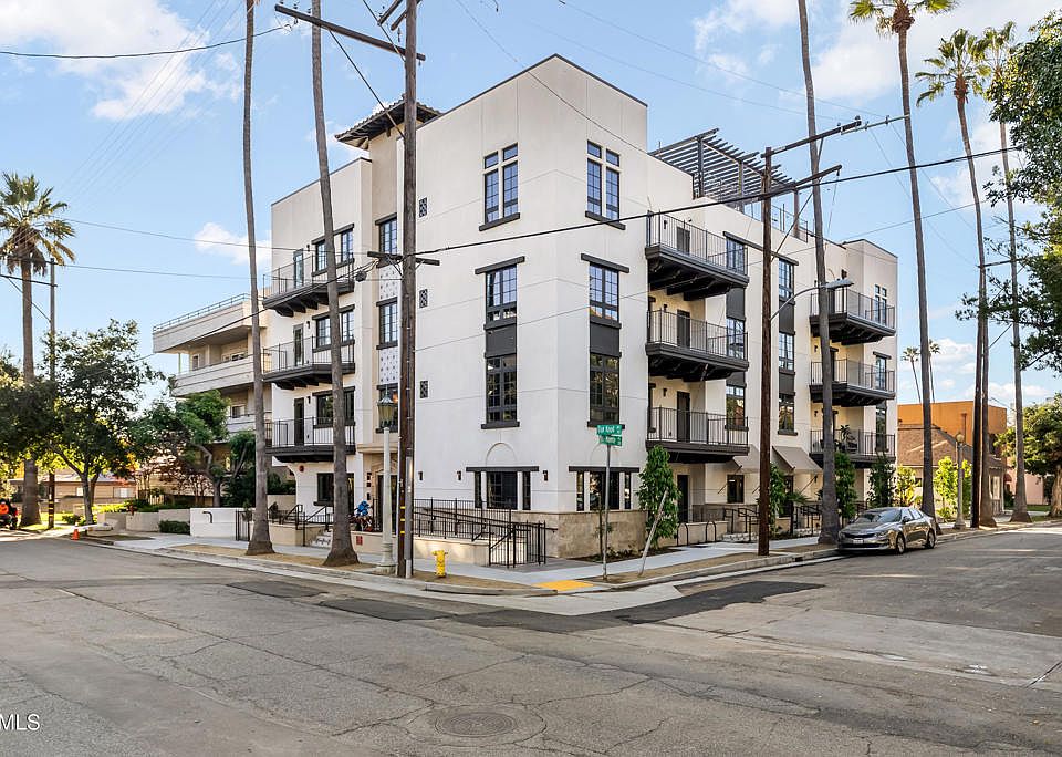 1st image of 139 S Oak Knoll Ave #104