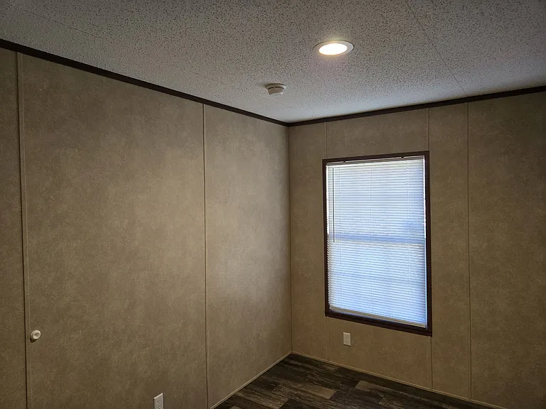 132 Gregory Dr — Photo 9