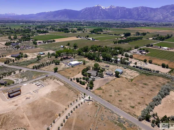 1642 Lombardy Rd, Gardnerville, NV 89410
