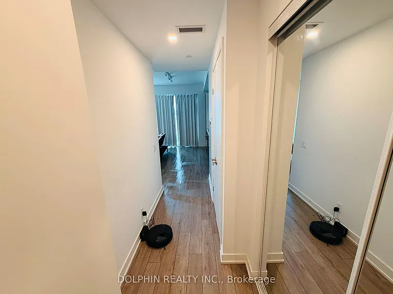 88 Queen St E #4701 — Photo 11