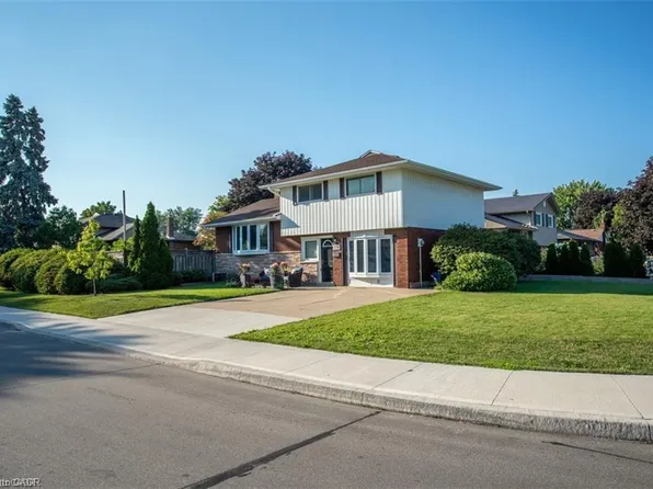 178 Delmar Dr, Hamilton, ON L9C 1J9