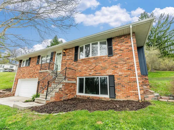 769 Augusta Ave, Morgantown, WV 26501