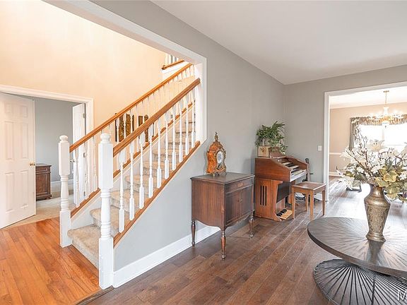 4th image of 509 Oak Knoll Rd