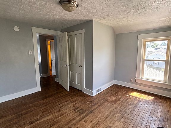 5th image of 428 S Clay St