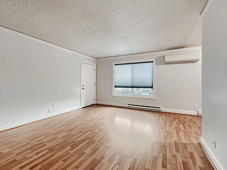 8065 N Ivanhoe St #1 — Photo 5