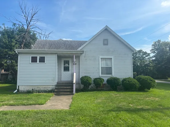 211 W 2nd St, Gridley, IL 61744