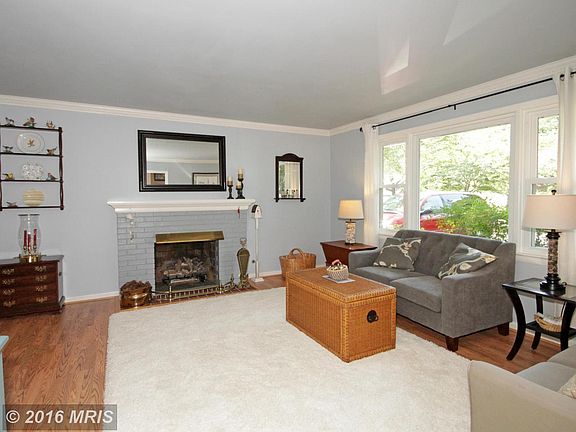 3rd image of 5207 Lindsay St