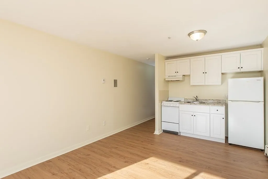 Building Photo - 426 Pleasant St #12