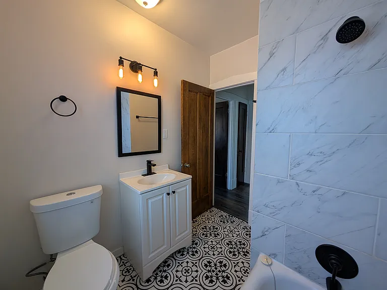 5818 W Berteau Ave #1 — Photo 10