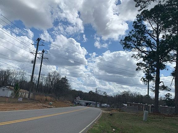 5th image of 413 Longwood Rd