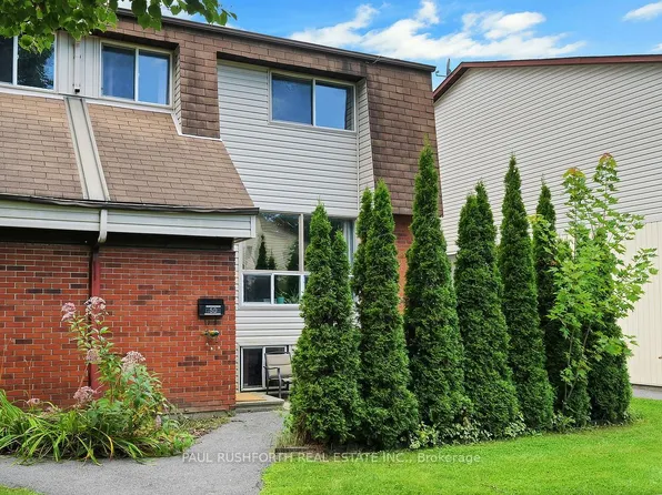 5 Sonnet Cres #D, Ottawa, ON K2H 8W8