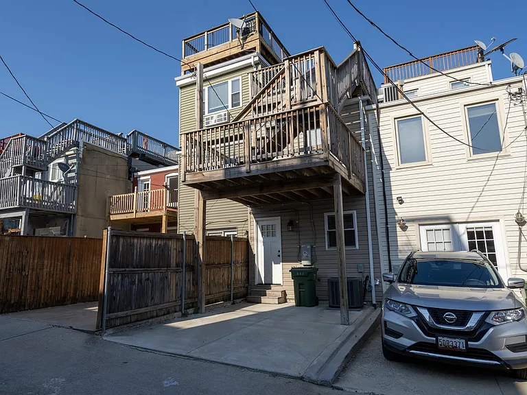 922 S Clinton St — Photo 17