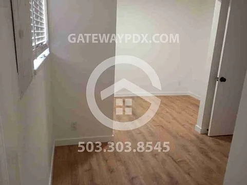 664 Monmouth St — Photo 9