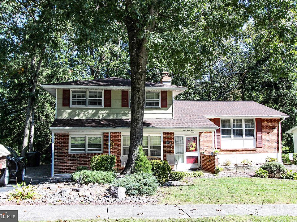 1st image of 155 Woodshade Dr