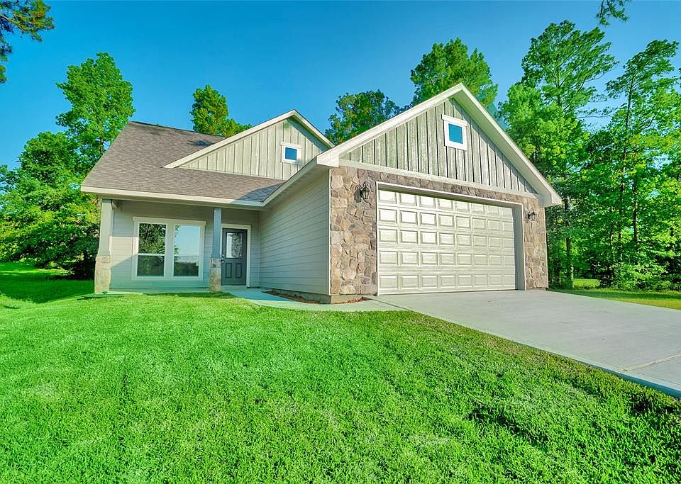 1st image of 157 N Forest Dr