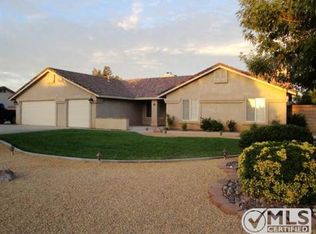 13805 Coachella Rd, Apple Valley, CA 92307