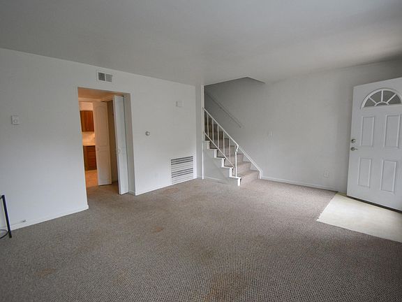 4th image of 2828 Florida St