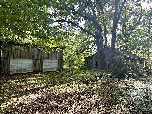 4th image of 100 Dowlen Ln