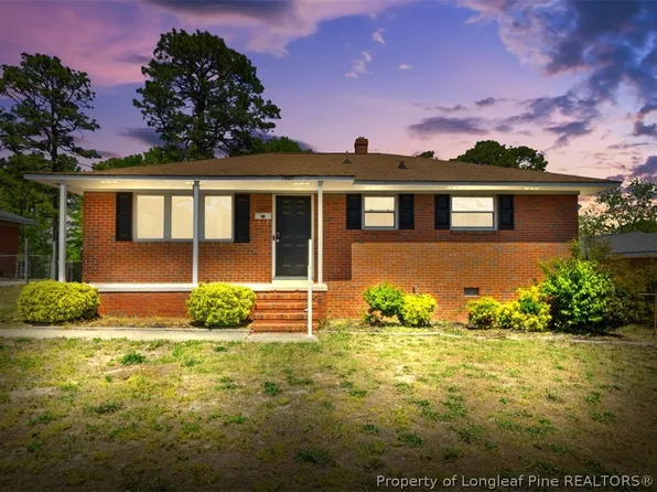1868 Gola Dr, Fayetteville, NC 28301