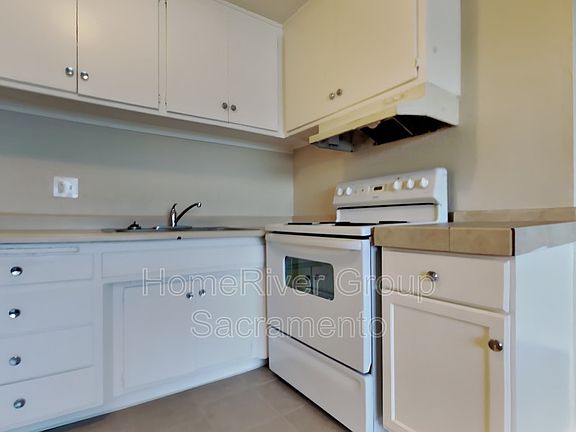 5th image of 3689 Myrtle Ave APT 15