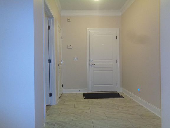3rd image of 914 Providence Glen Dr #1
