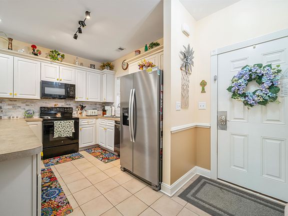 4th image of 4820 Magnolia Lake Dr. #403