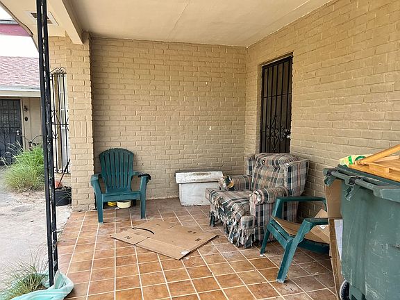 5th image of 208 S Espana Dr