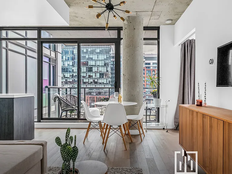 461 Adelaide St W #916 — Photo 21