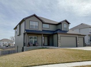 8817 N Elmwood Ave, Kansas City, MO 64156