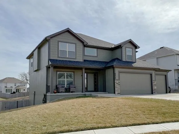 8817 N Elmwood Ave, Kansas City, MO 64156