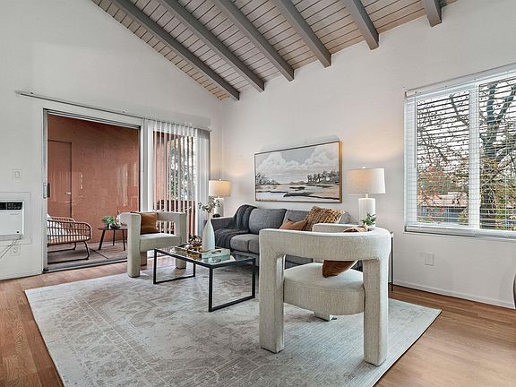 3rd image of 810 Oak Grove Rd APT 104