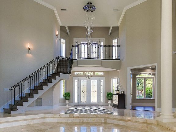 4th image of 13 Cordoba Ct
