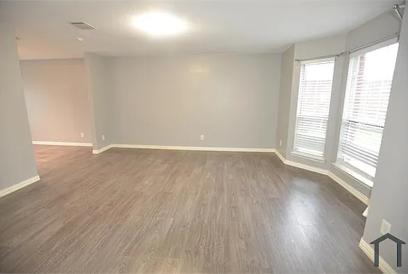 4 bed, 2638 sqft, $3,500 — Photo 2