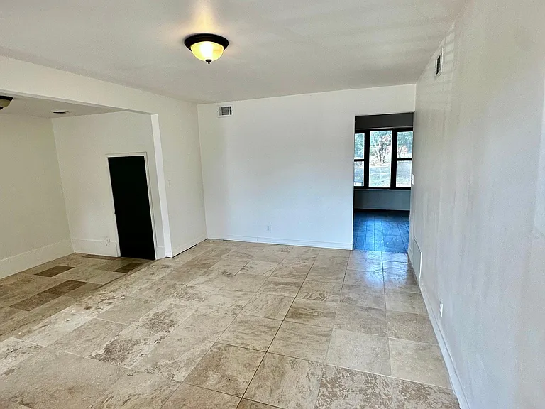 433 NW 80th St — Photo 5