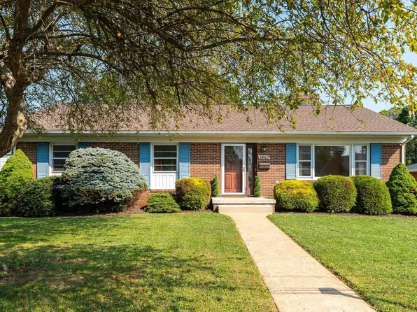 1849 N Talbott Pl, Waynesboro, VA 22980