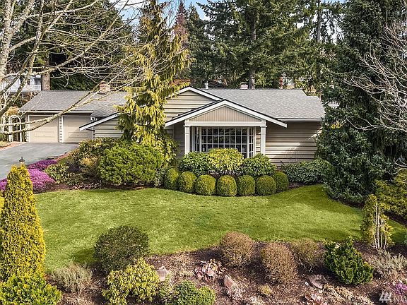 3rd image of 2930 124th Ave NE