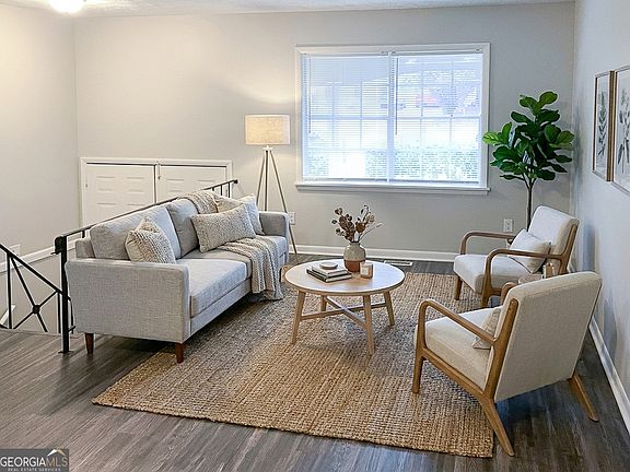 4th image of 4666 Edwina Ln SW