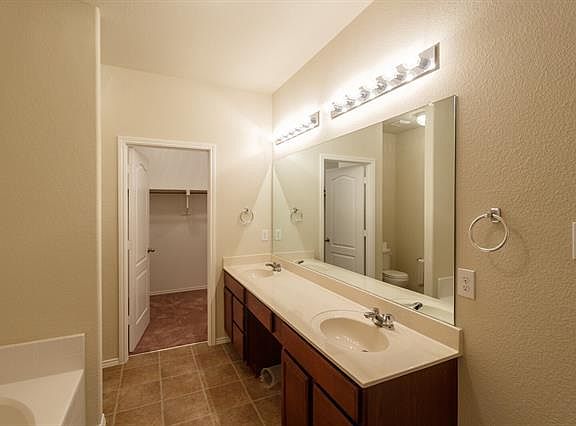 5th image of 7600 Lake Vista Way