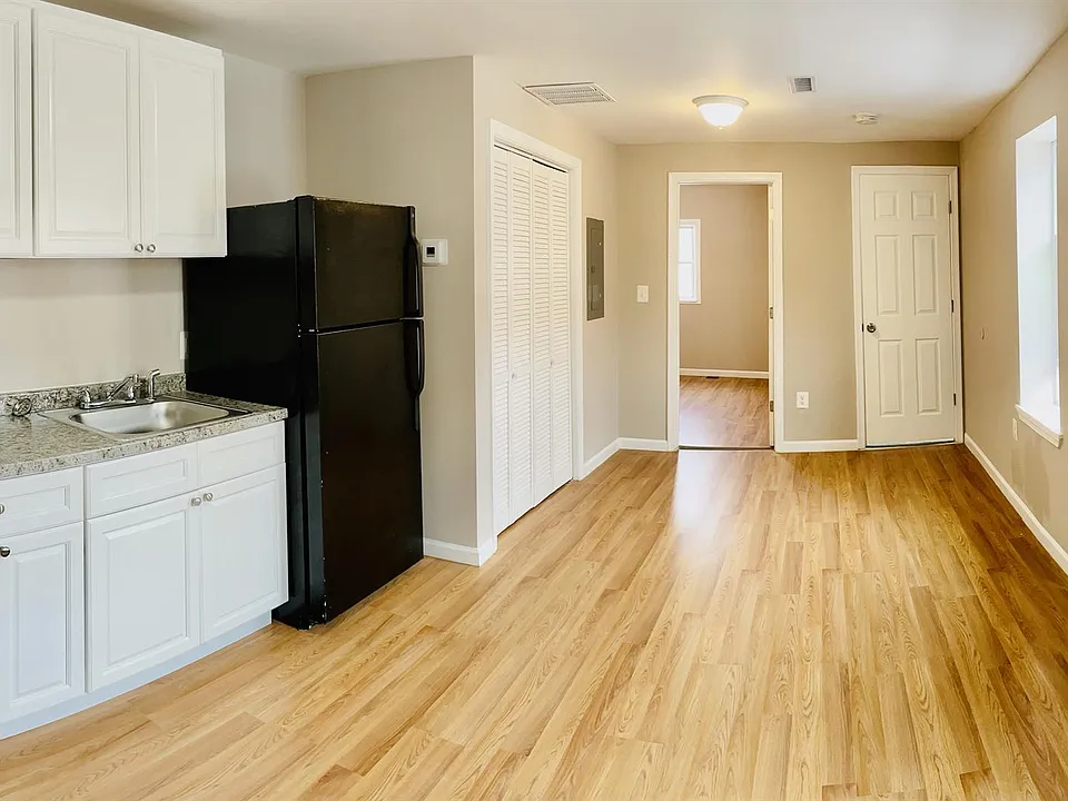 2018 N Charles St #3R