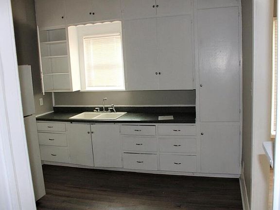 4th image of 2519 38th St