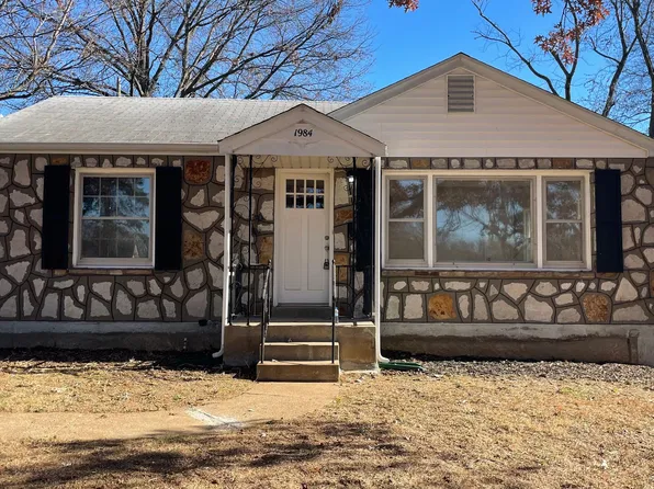 1984 Driftway Dr, Saint Louis, MO 63114