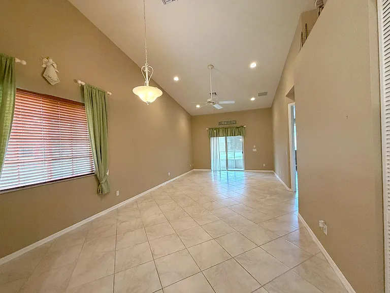 6510 Oxford Cir #101 — Photo 5