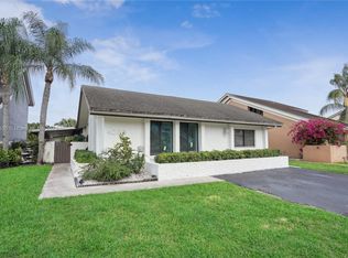 4000 SW 82nd Ter, Davie, FL 33328