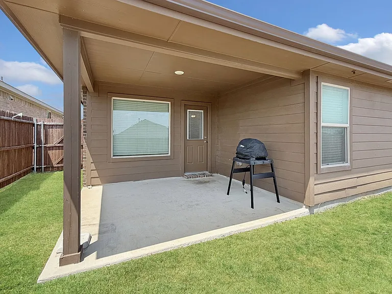 9749 Walnut Cove Dr — Photo 15